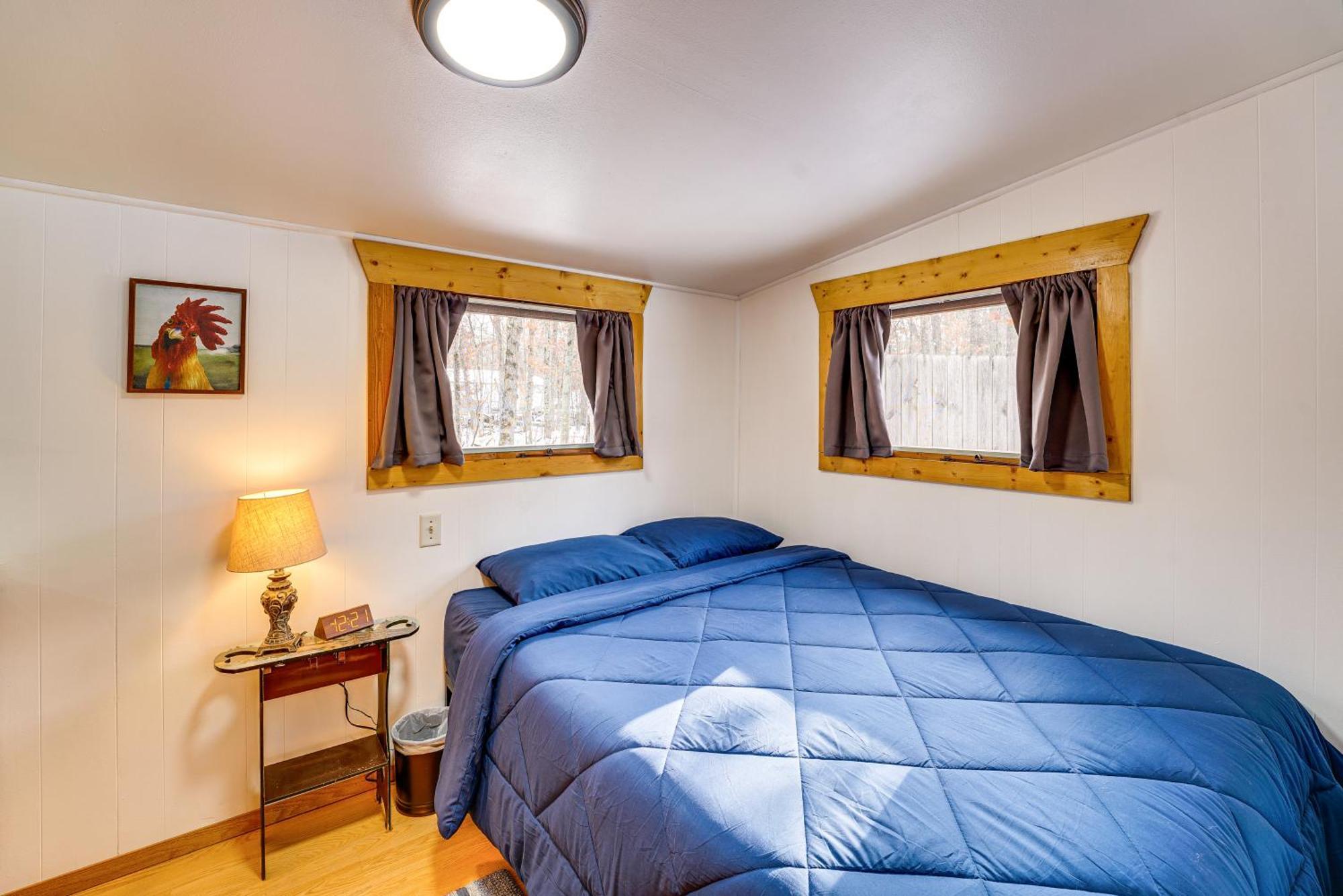 Pet-Friendly Irons Cottage About 4 Mi To Sand Lake! Dış mekan fotoğraf