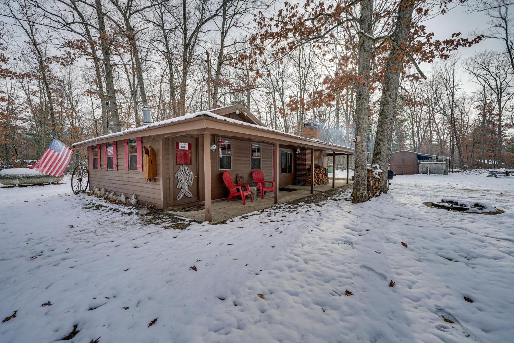 Pet-Friendly Irons Cottage About 4 Mi To Sand Lake! Dış mekan fotoğraf